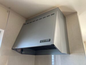 神奈川のキッチン取付け隊　プロペラファンフード取替　施工前